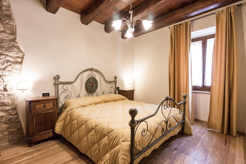 Domus In Castro Bed and Breakfast Montecchio  Δωμάτιο φωτογραφία