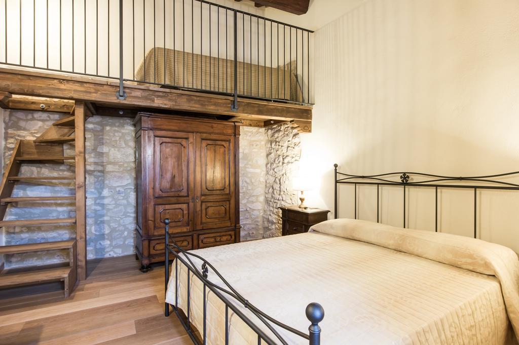 Domus In Castro Bed and Breakfast Montecchio  Δωμάτιο φωτογραφία