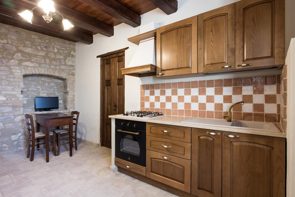 Domus In Castro Bed and Breakfast Montecchio  Δωμάτιο φωτογραφία